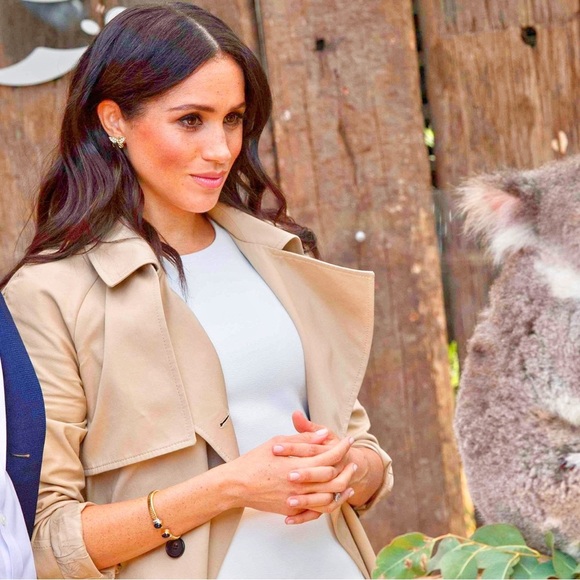 Princess Diana / Meghan Markle Inspired Blue Gemstone & CZ Goldtone Bracelet - Picture 8 of 16